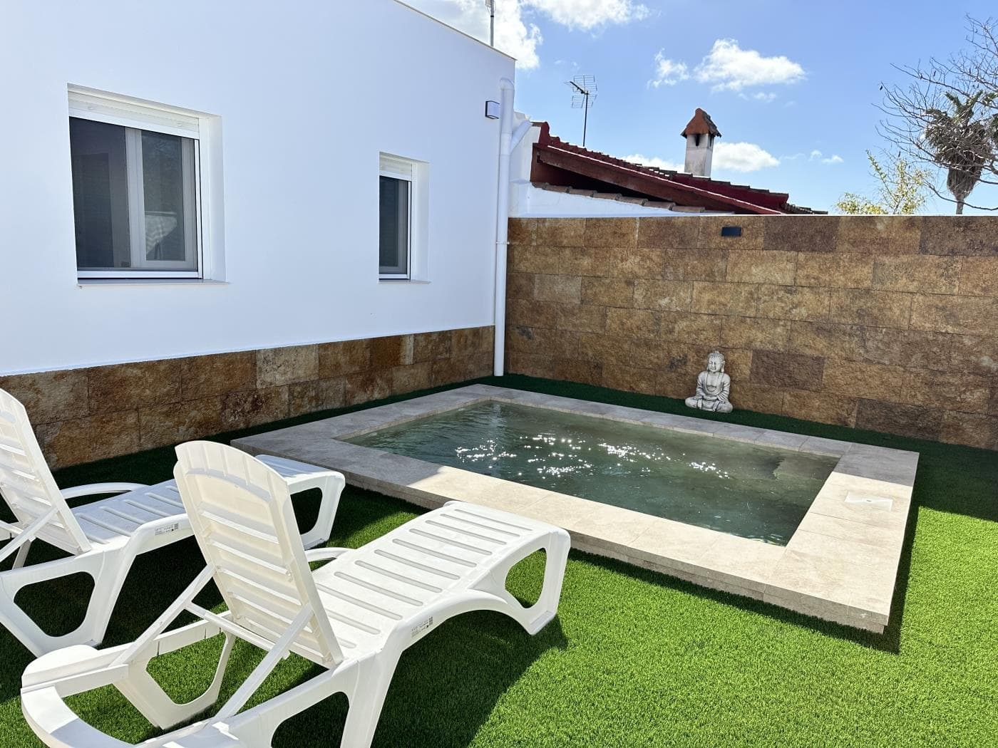 Ref P2. Apartamento 1 hab. con piscina privada.