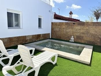 Ref P2. Apartamento 1 hab. con piscina privada.
